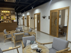 雕花木门、红木家具、字画等